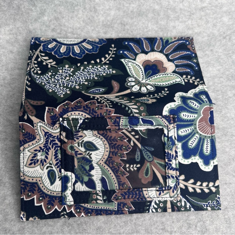 Vera Bradley Checkbook Cover Java Navy Floral Pai… - image 3